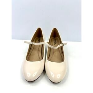 Earth Women's Rumer Mary Jane Block Heel Pumps Size 6.5M Ivory NWT and BOX